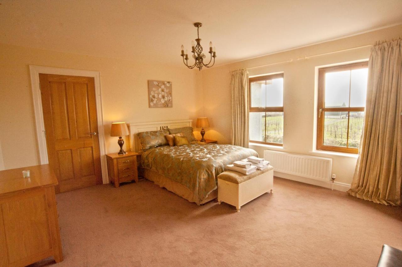 Knockalla Luxury Property With Hot Tub Suitable For Families Portadown Exterior foto